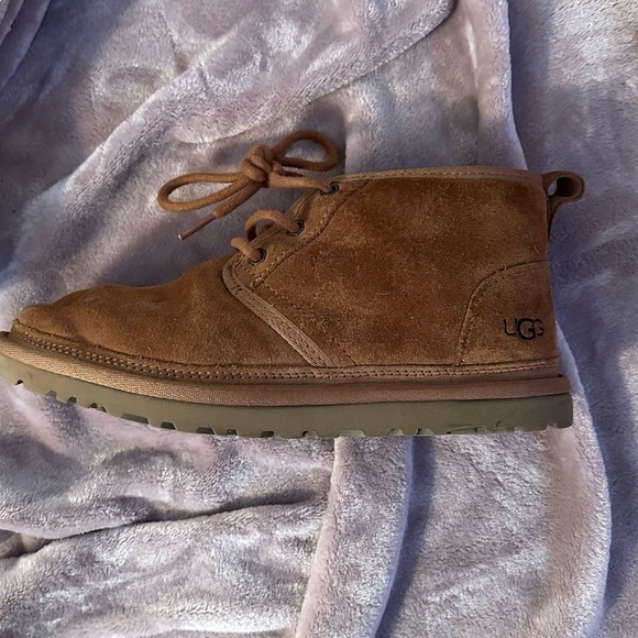 Tie Uggs - Picture 6 of 6